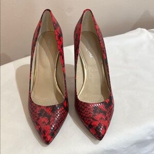 Kenneth Cole New York Red Heels Snakeskin Pattern